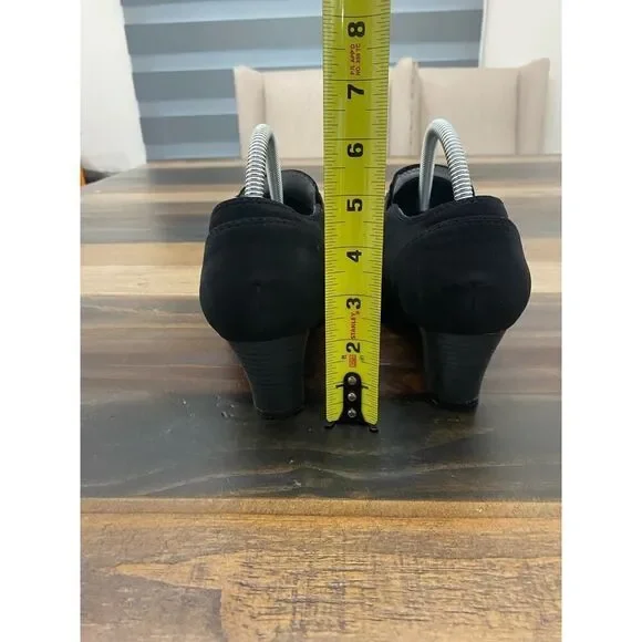 Cliffs by White Mountain Black Suede Ankle Booties Slip On Women's Size 10 - Picture 6 of 8